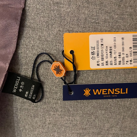 WENSLI 100% Silk Scarf | 63×63 cm | New With Tags + Box | Luxury Silk - Picture 5 of 5